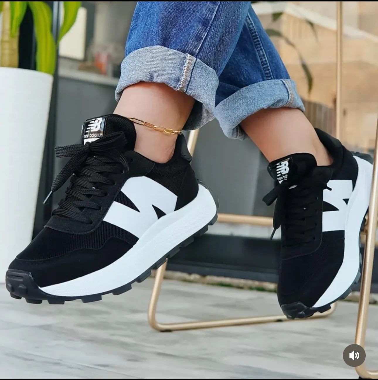 NEW BALANCE 237